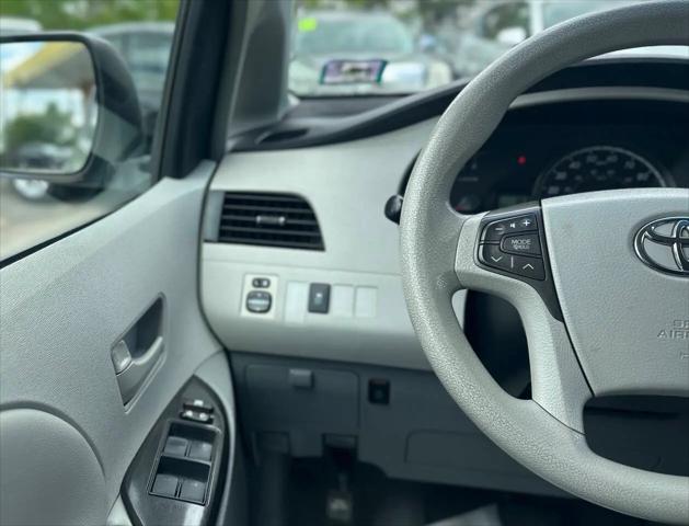 2011 Toyota Sienna LE V6