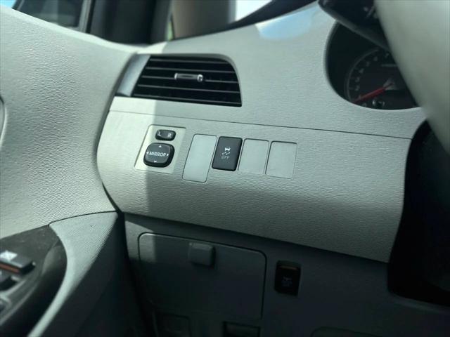 2011 Toyota Sienna LE V6