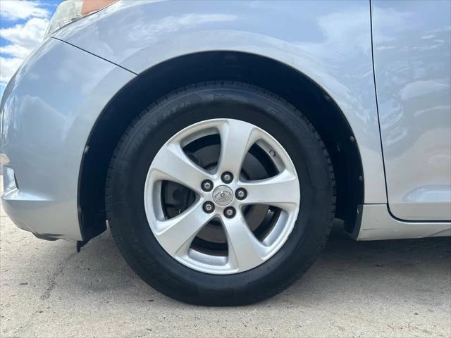 2011 Toyota Sienna LE V6