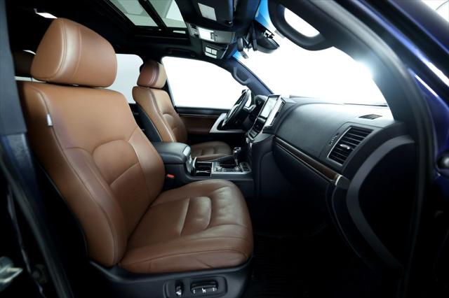2018 Toyota Land Cruiser V8