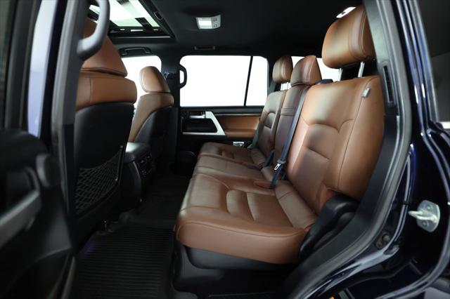 2018 Toyota Land Cruiser V8