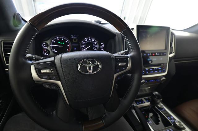 2018 Toyota Land Cruiser V8