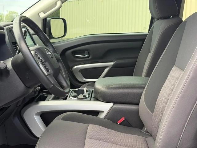 2024 Nissan Titan Crew Cab SV 4x4
