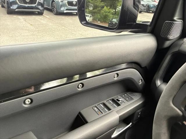2023 Land Rover Defender 110 V8