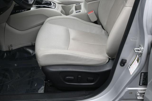 2022 Nissan Rogue Sport SL FWD Xtronic CVT