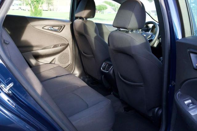 2022 Chevrolet Malibu FWD LT