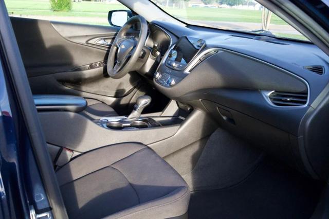 2022 Chevrolet Malibu FWD LT