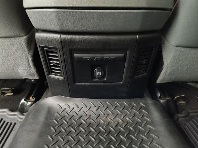 2017 Ram 1500 Big Horn Crew Cab 4x4 5'7" Box