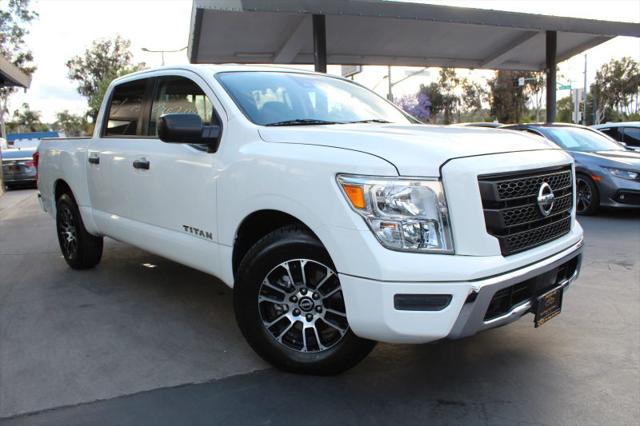 2023 Nissan Titan Crew Cab SV 4x2