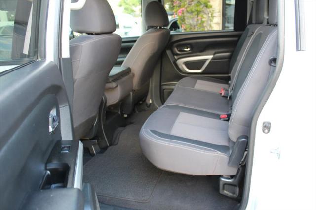 2023 Nissan Titan Crew Cab SV 4x2