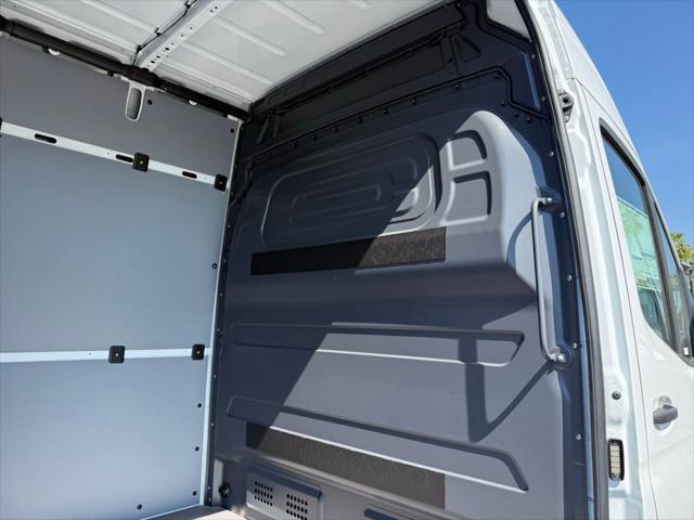 2026 Mercedes-Benz Sprinter 2500 Standard Roof 4-Cyl Diesel