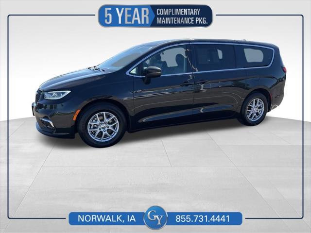 2023 Chrysler Pacifica Touring L for sale in Norwalk, IA