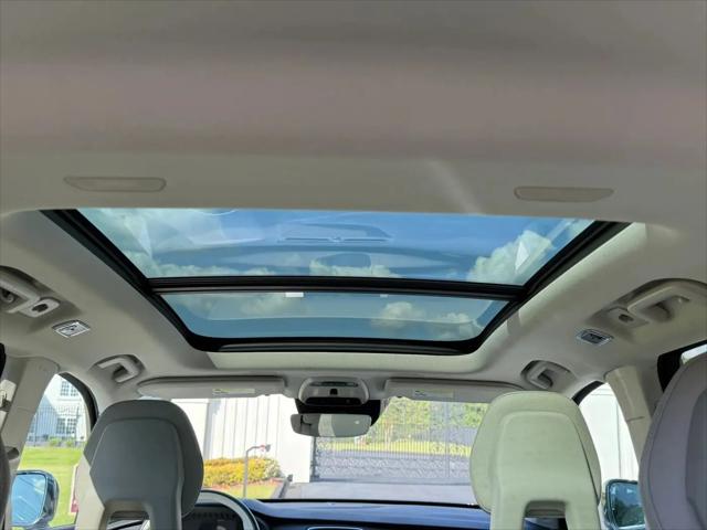 2020 Volvo XC90 T6 Momentum 7 Passenger