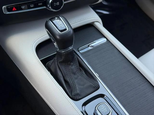 2020 Volvo XC90 T6 Momentum 7 Passenger