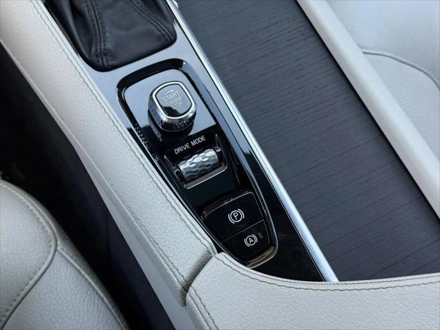 2020 Volvo XC90 T6 Momentum 7 Passenger