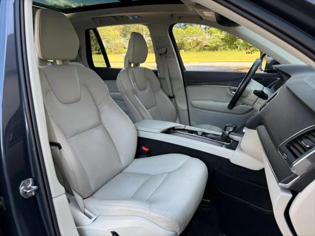 2020 Volvo XC90 T6 Momentum 7 Passenger
