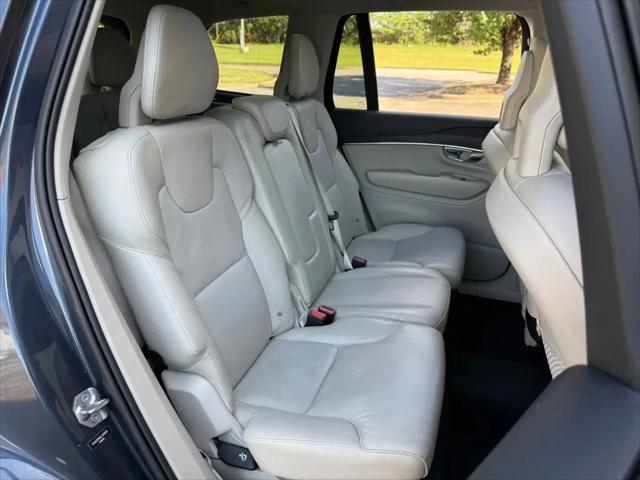 2020 Volvo XC90 T6 Momentum 7 Passenger