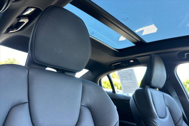 2023 Volvo S60 Recharge T8 Plus Black Edition
