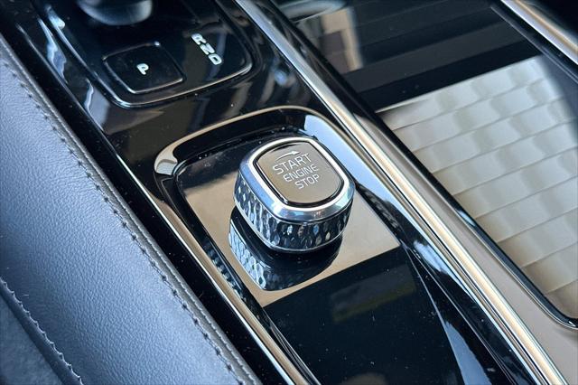 2023 Volvo S60 Recharge T8 Plus Black Edition