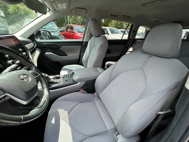 2022 Toyota Highlander LE