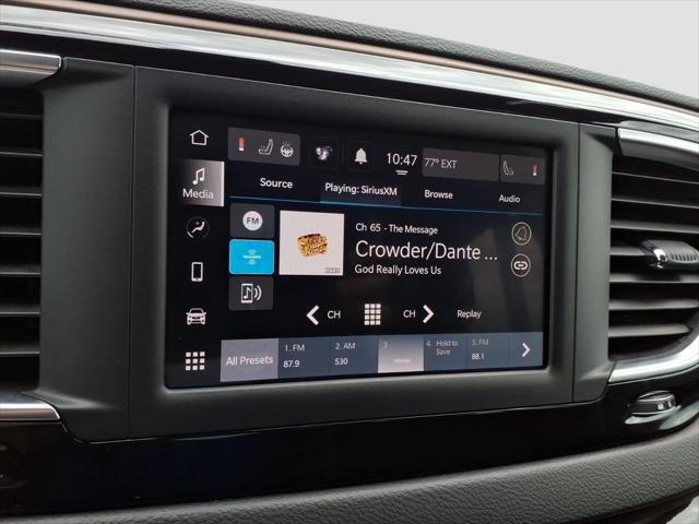 2022 Chrysler Voyager LX