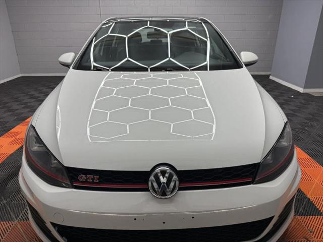 2017 Volkswagen Golf GTI SE 4-Door