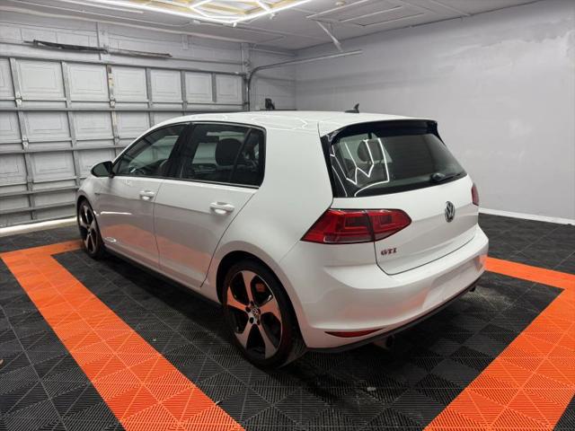 2017 Volkswagen Golf GTI SE 4-Door