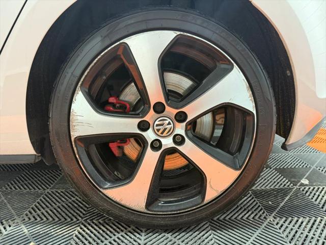 2017 Volkswagen Golf GTI SE 4-Door
