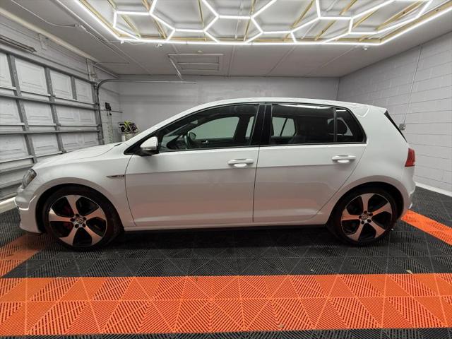 2017 Volkswagen Golf GTI SE 4-Door