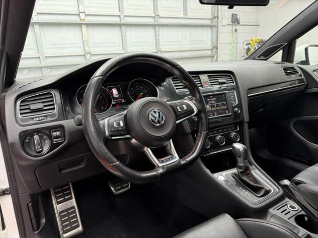 2017 Volkswagen Golf GTI SE 4-Door