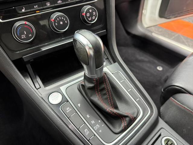 2017 Volkswagen Golf GTI SE 4-Door