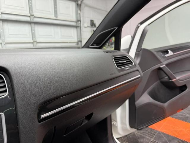 2017 Volkswagen Golf GTI SE 4-Door