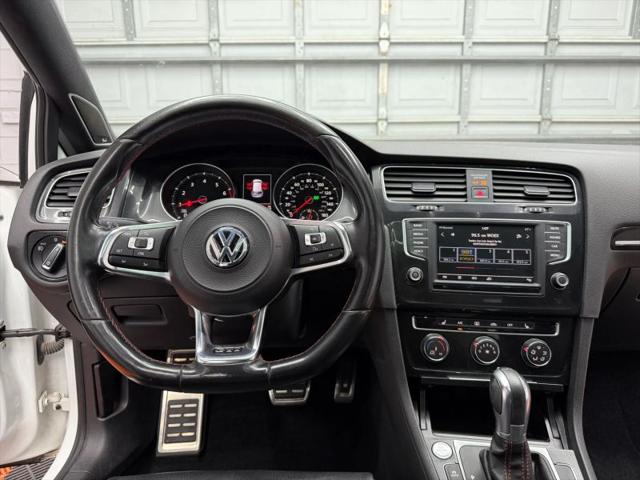 2017 Volkswagen Golf GTI SE 4-Door