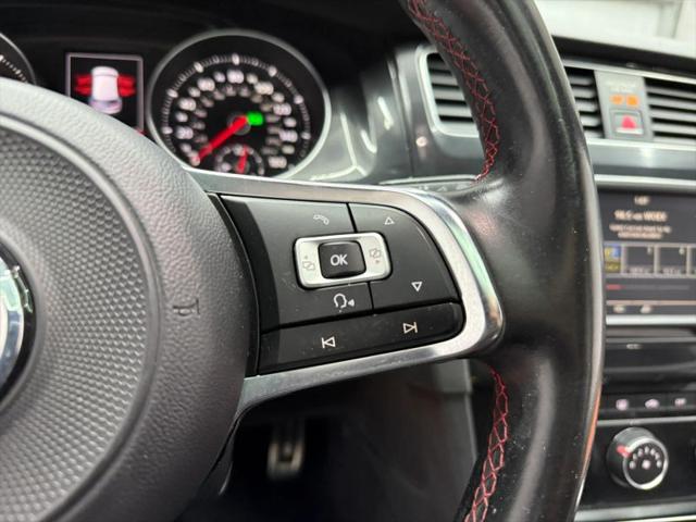 2017 Volkswagen Golf GTI SE 4-Door