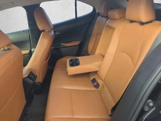 2020 Lexus UX 200 200