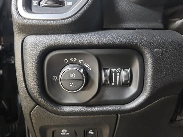 2019 Ram 1500 Big Horn/Lone Star Crew Cab 4x4 5'7" Box