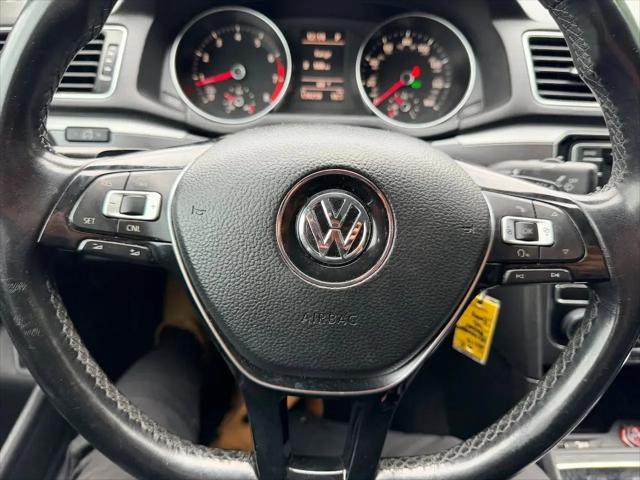 2017 Volkswagen Passat 1.8T R-Line