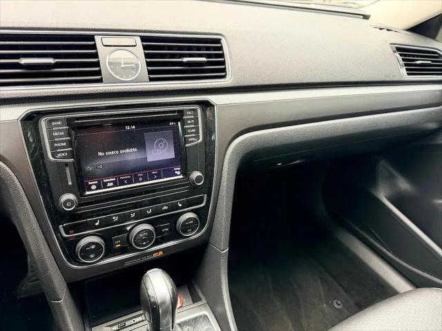 2017 Volkswagen Passat 1.8T R-Line