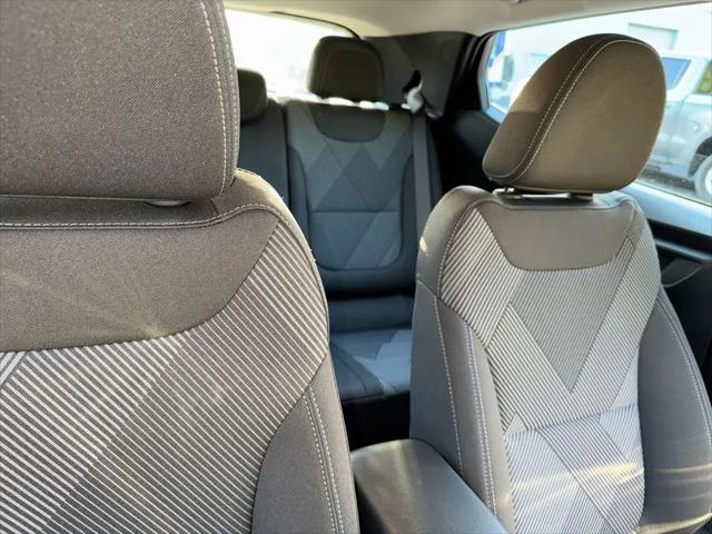2027 Chevrolet Bolt LT FWD