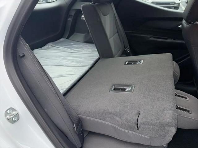 2027 Chevrolet Bolt LT FWD
