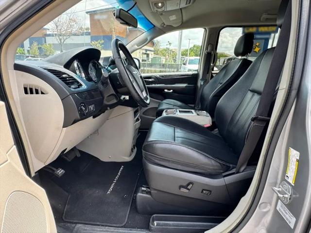 2015 Chrysler Town & Country Touring