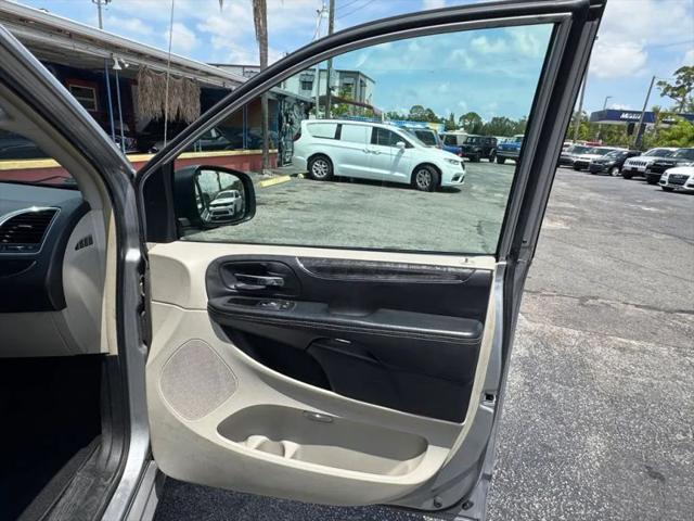 2015 Chrysler Town & Country Touring