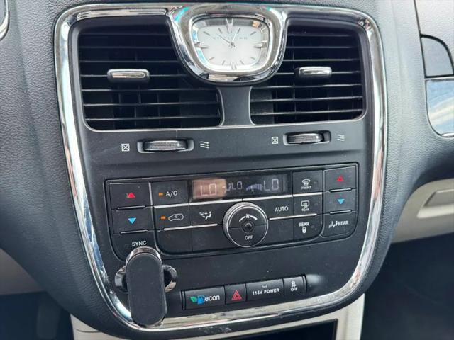 2015 Chrysler Town & Country Touring