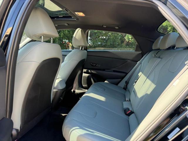 2025 Hyundai Elantra Hybrid Limited