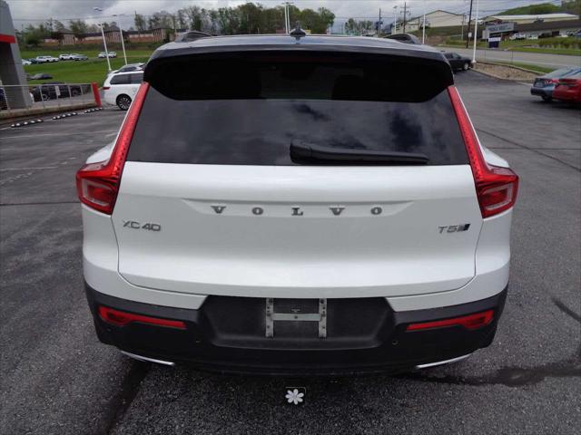 2019 Volvo XC40 T5 R-Design