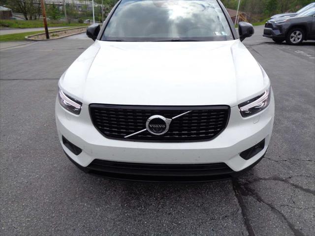 2019 Volvo XC40 T5 R-Design