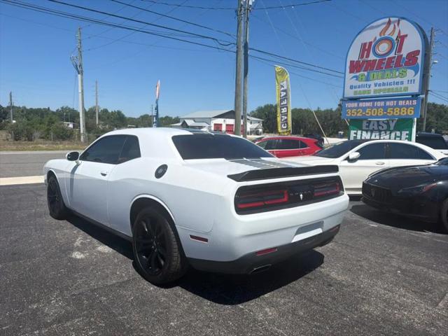 2017 Dodge Challenger SXT Plus