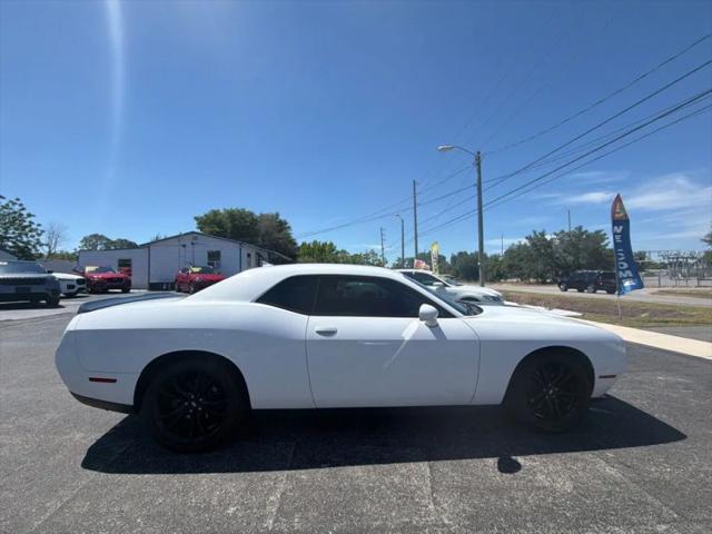 2017 Dodge Challenger SXT Plus