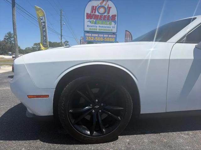 2017 Dodge Challenger SXT Plus