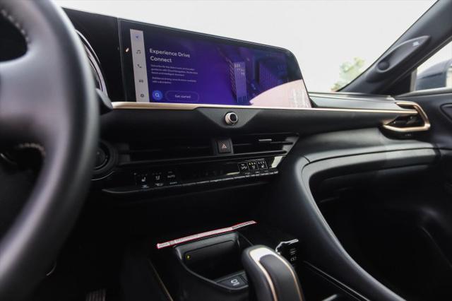 2025 Toyota Crown Signia Limited